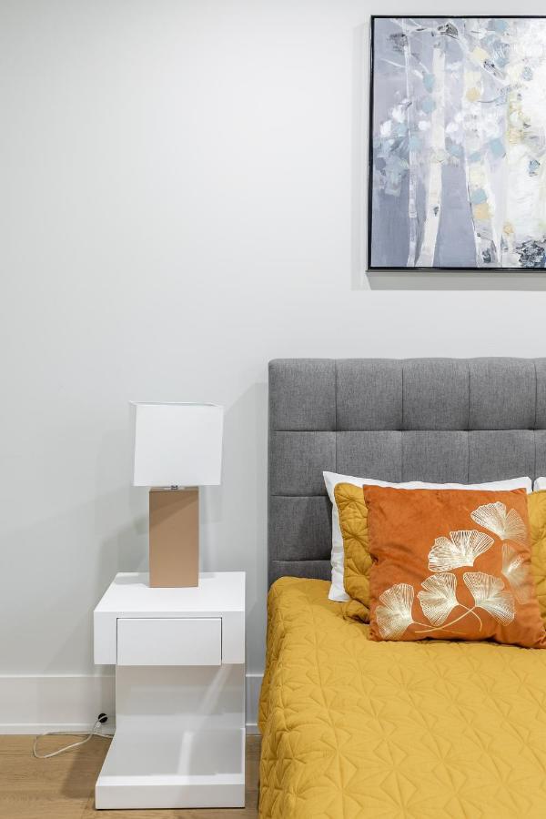 Fancy Downtown House With Hot Tub & Bbq By Globalstay Toronto Eksteriør bilde